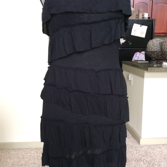 🎉 Black Tube Ruffled Dress 🎉 - Picture 6 of 7
